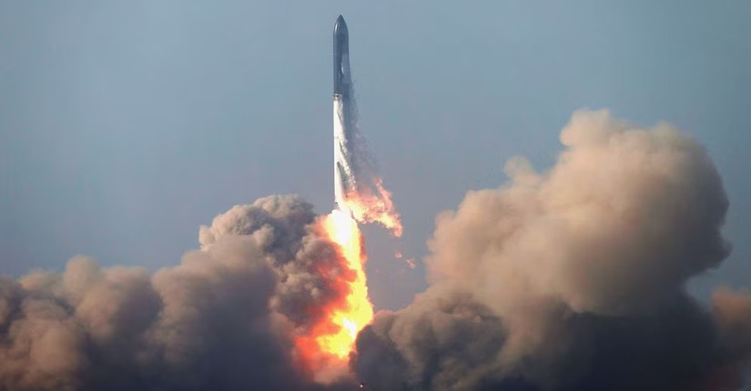 SpaceX Starship destroyed in test flight, debris falls from the sky